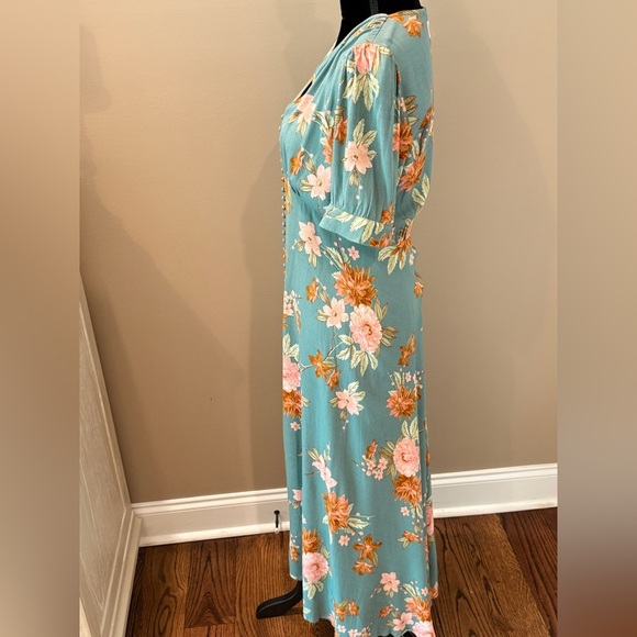 Women’s PETAL & PUP Frampton Midi Dress- blue floral. Size Small - Picture 6 of 13